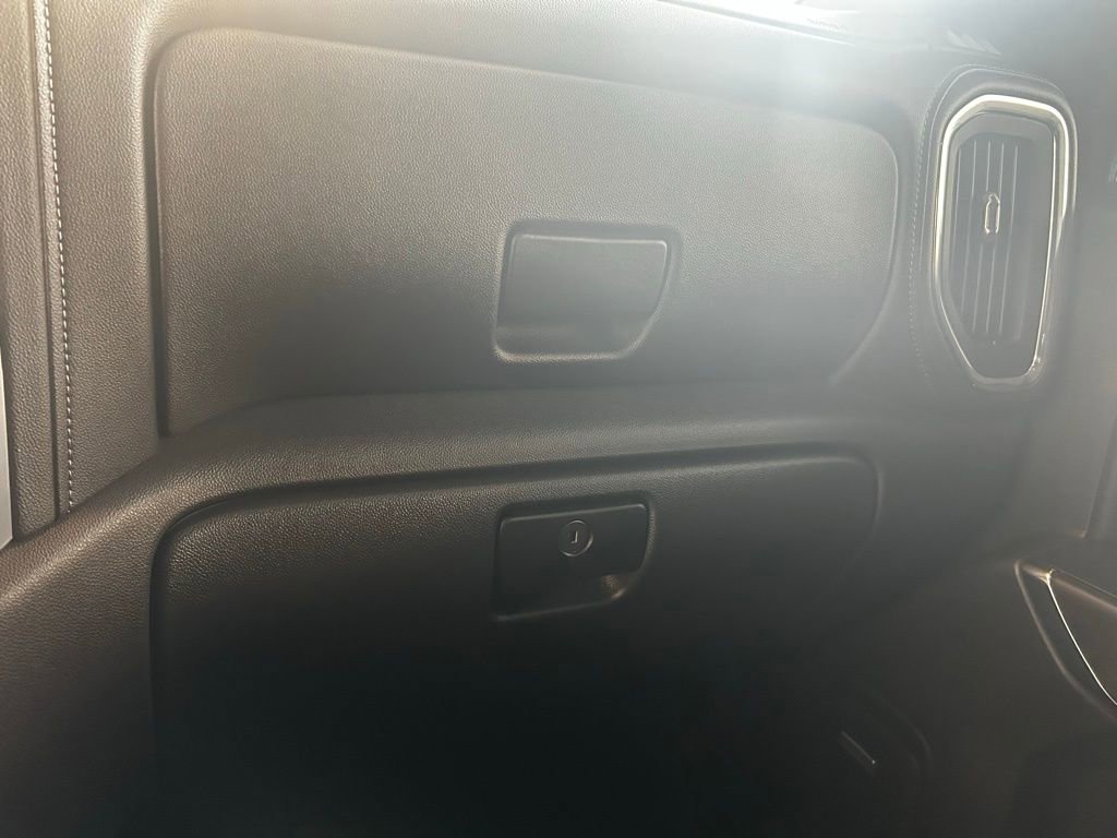 Used 2021 GMC Sierra 1500 SLT image 17