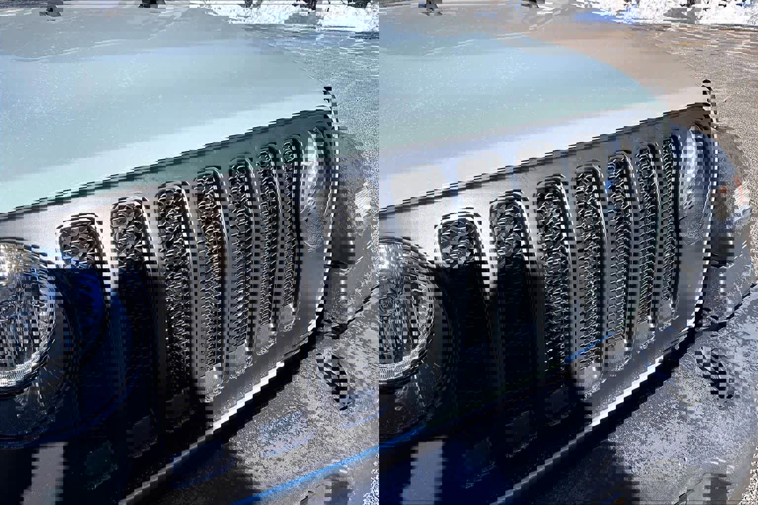 Used 2023 Jeep Wrangler Sport image 31