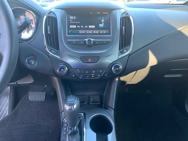 Used 2017 Chevrolet Cruze LT w/ Convenience Package FWD image 31