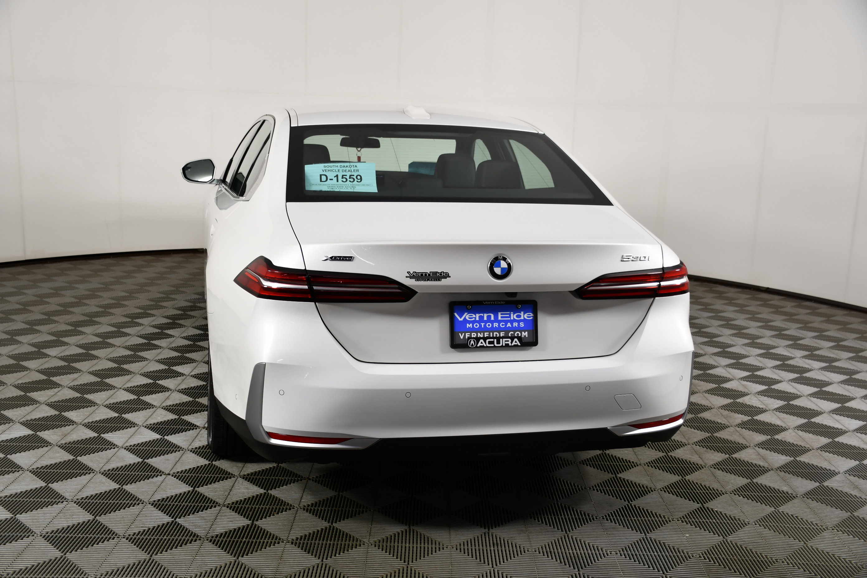 Used 2025 BMW 530i xDrive image 7