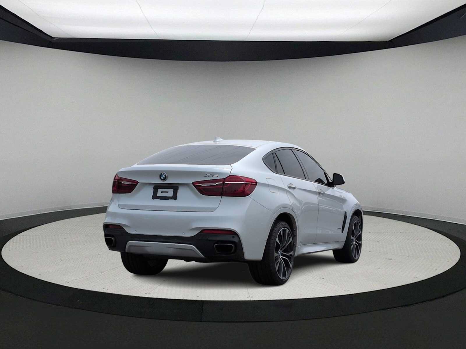 Used 2019 BMW X6 xDrive50i w/ M Sport Package AWD/4WD image 8