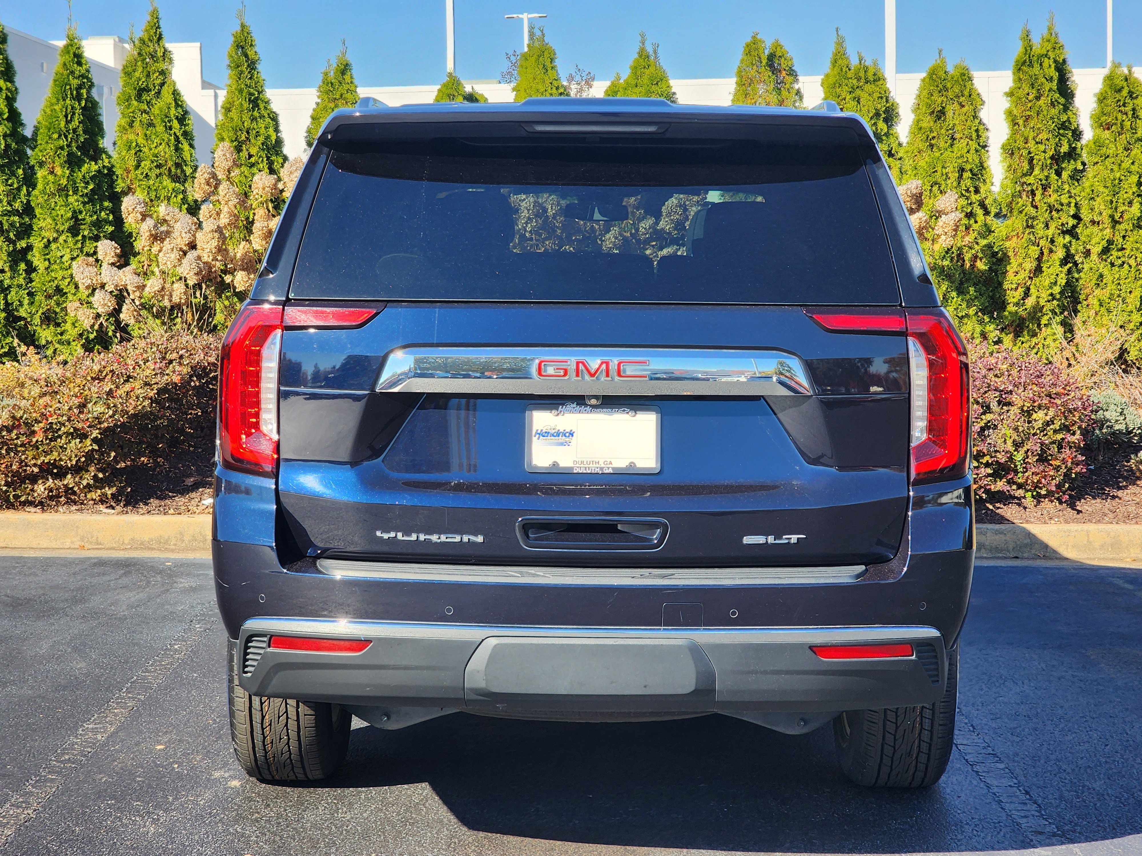 Used 2023 GMC Yukon XL SLT w/ SLT Premium Package image 8