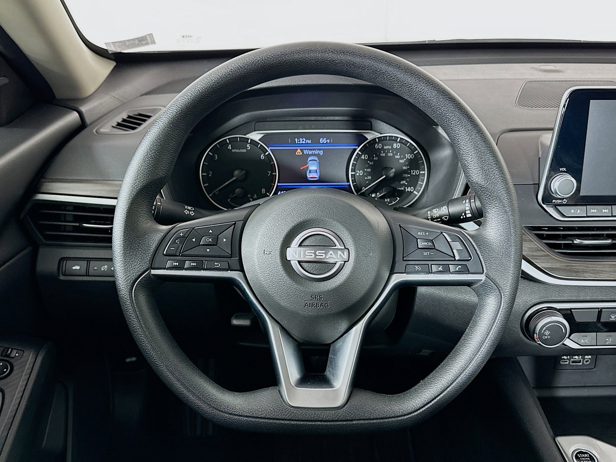 Used 2025 Nissan Altima 2.5 SV image 18