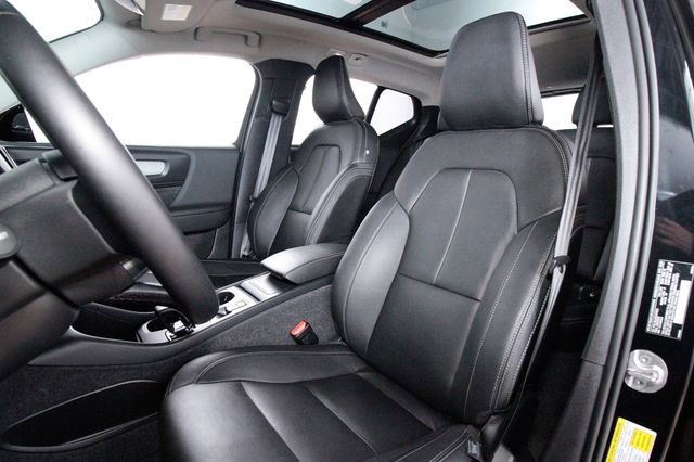Certified 2025 Volvo XC40 B5 Core image 20