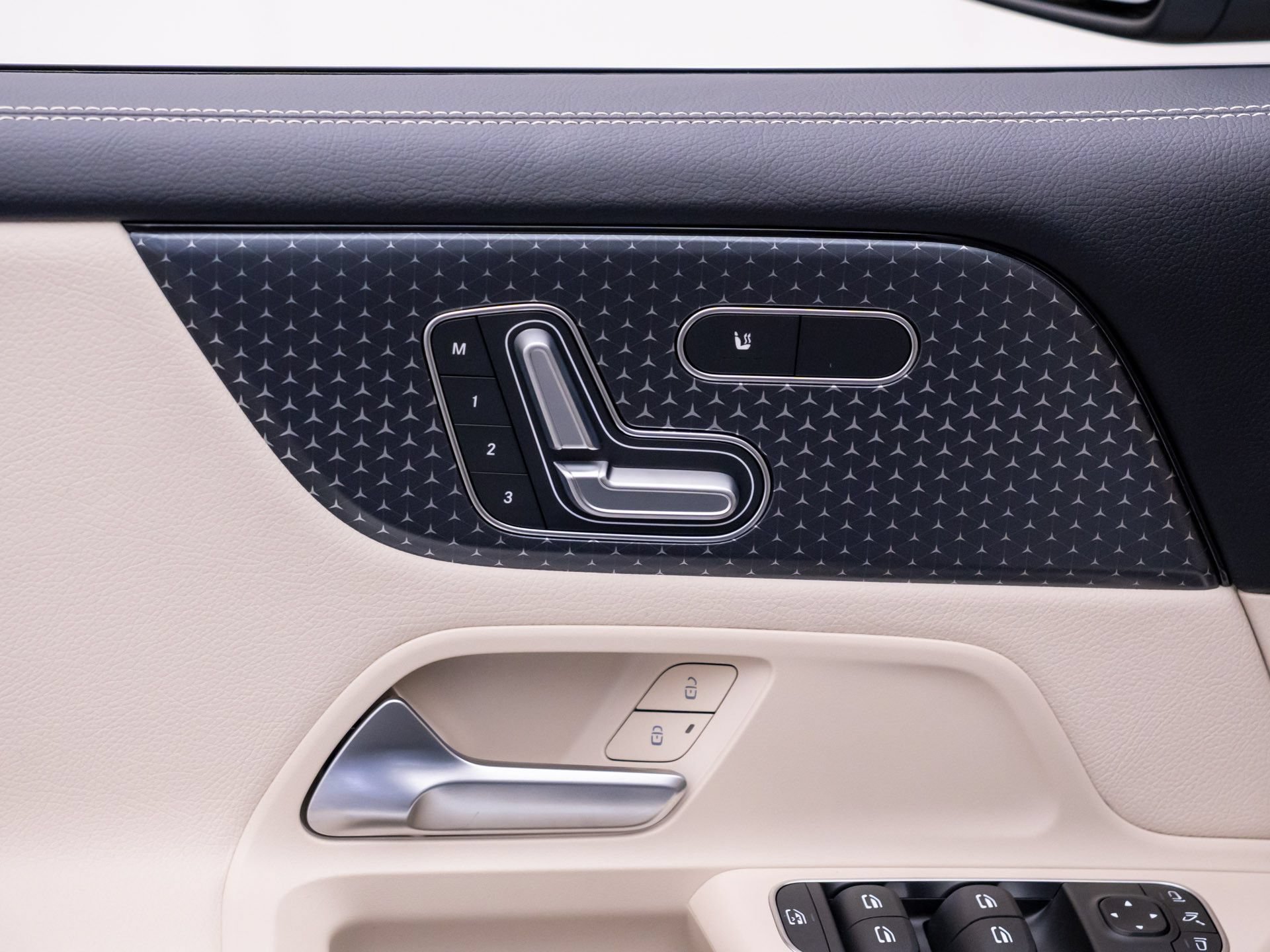 New 2026 Mercedes-Benz GLB 250 4MATIC image 15