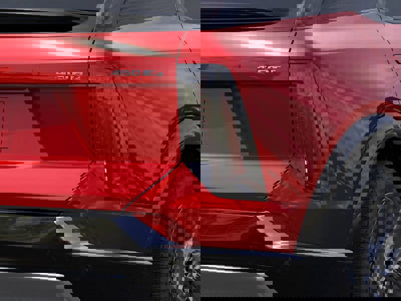 New 2025 Cadillac Optiq Luxury 2 image 11