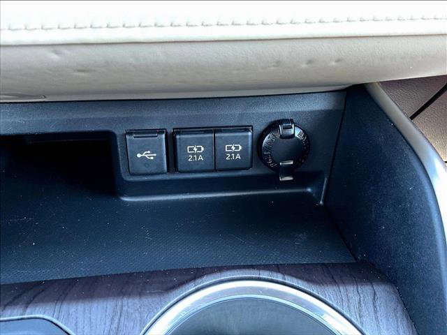 Used 2020 Toyota Highlander Limited image 26