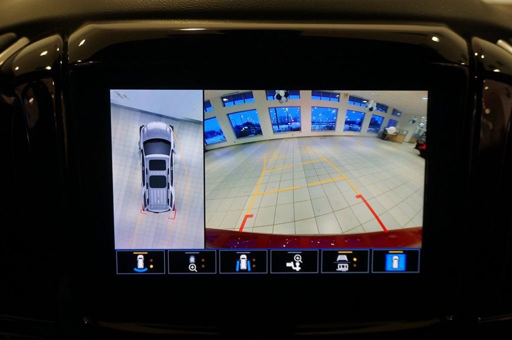 Certified 2023 Chevrolet Traverse LT w/ Rear Camera Mirror Package image 20