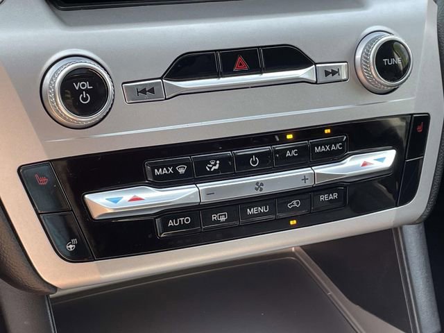 Used 2022 Ford Explorer XLT w/ Equipment Group 202A image 29