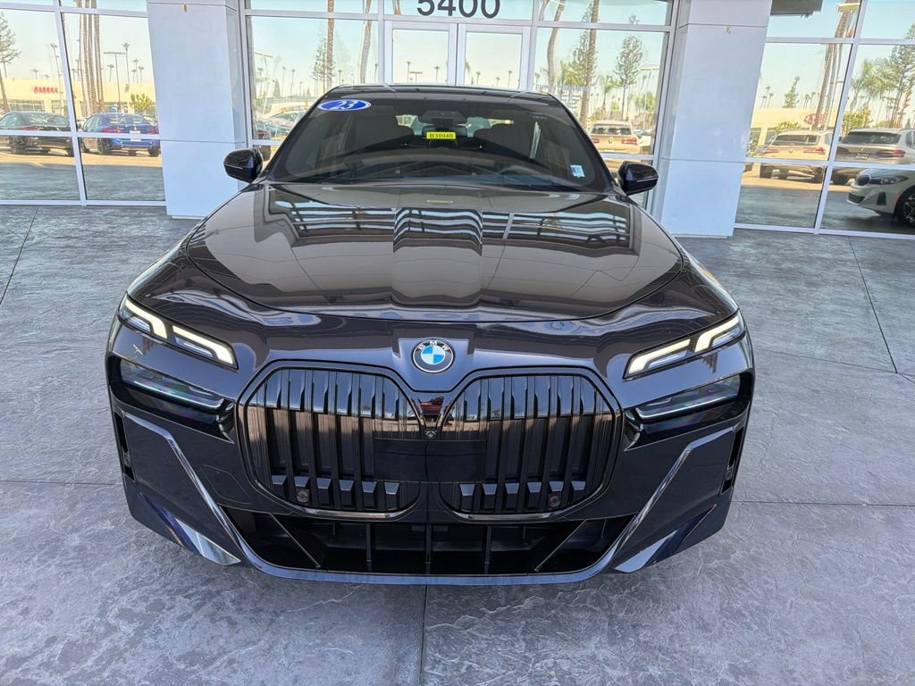 Used 2023 BMW 740i RWD image 2