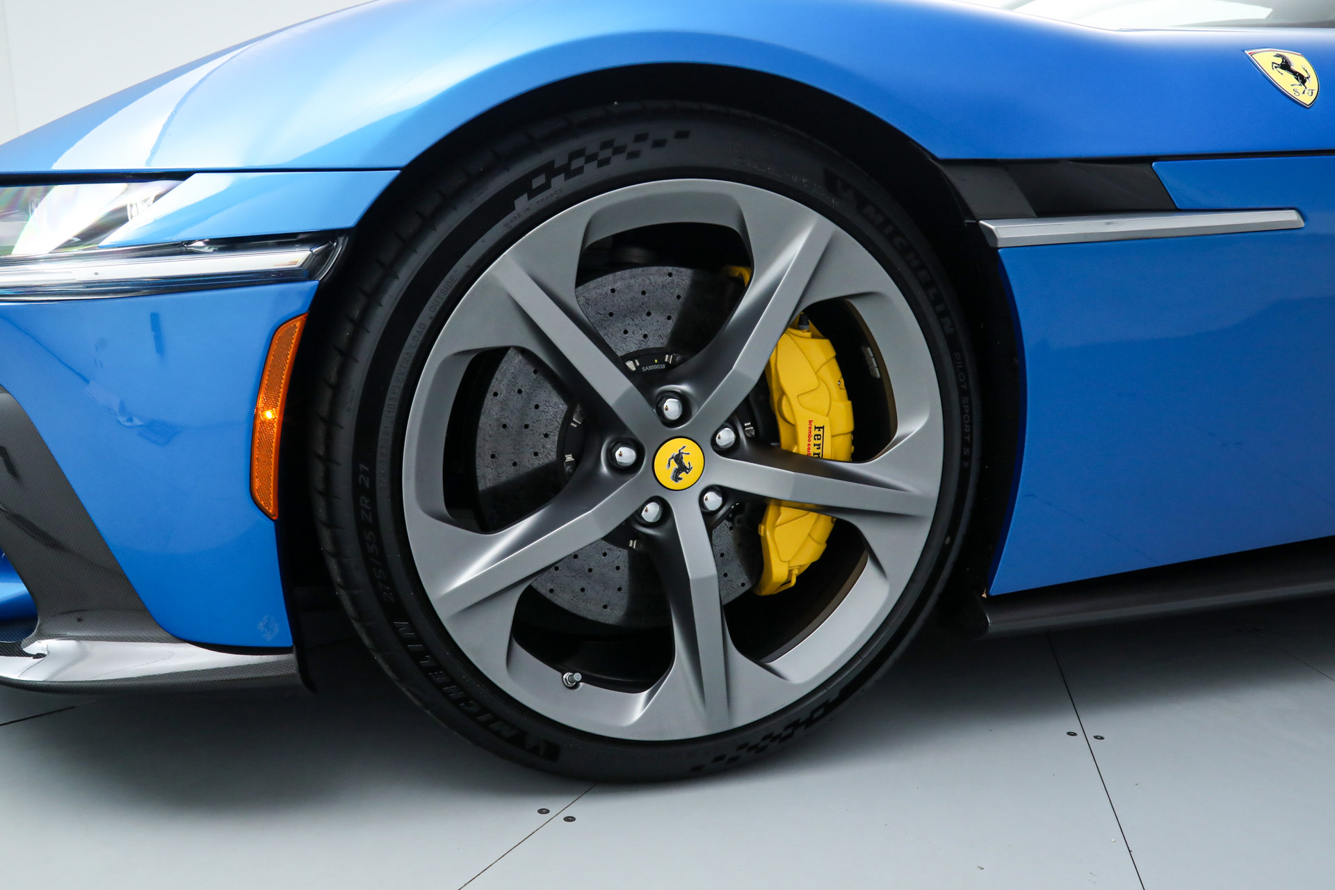 Certified 2025 Ferrari 12Cilindri RWD image 43