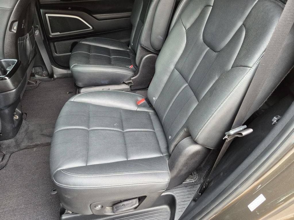 Certified 2022 Kia Telluride EX w/ EX Premium Package AWD/4WD image 26