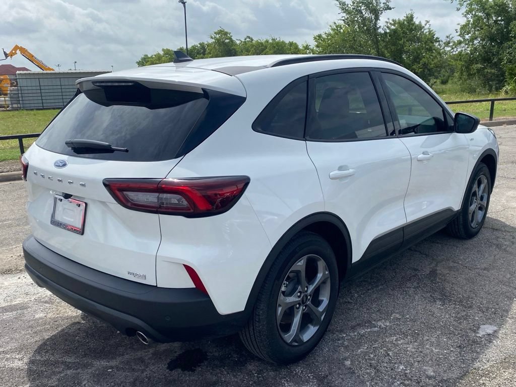 Used 2026 Ford Escape ST-Line w/ Tech Pack #1 FWD image 5