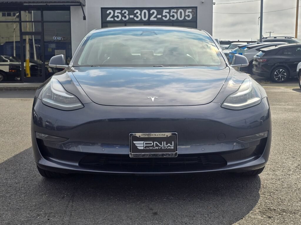 Used 2018 Tesla Model 3 Long Range RWD image 3