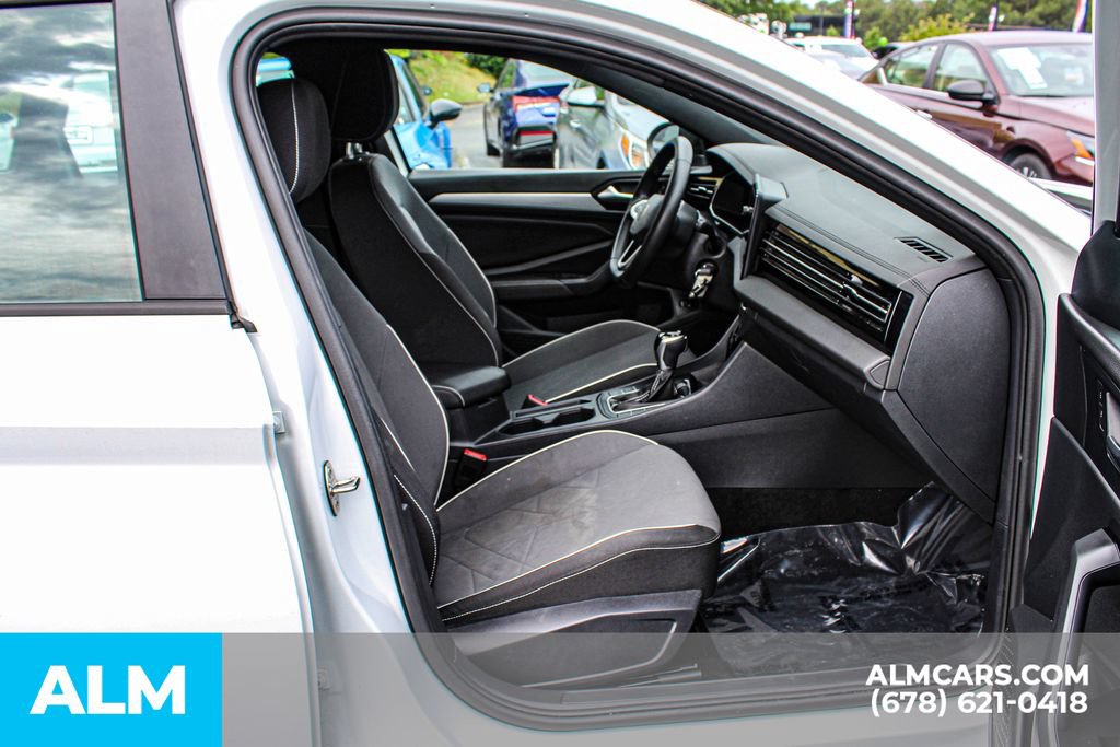 Used 2025 Volkswagen Jetta Sport FWD image 21