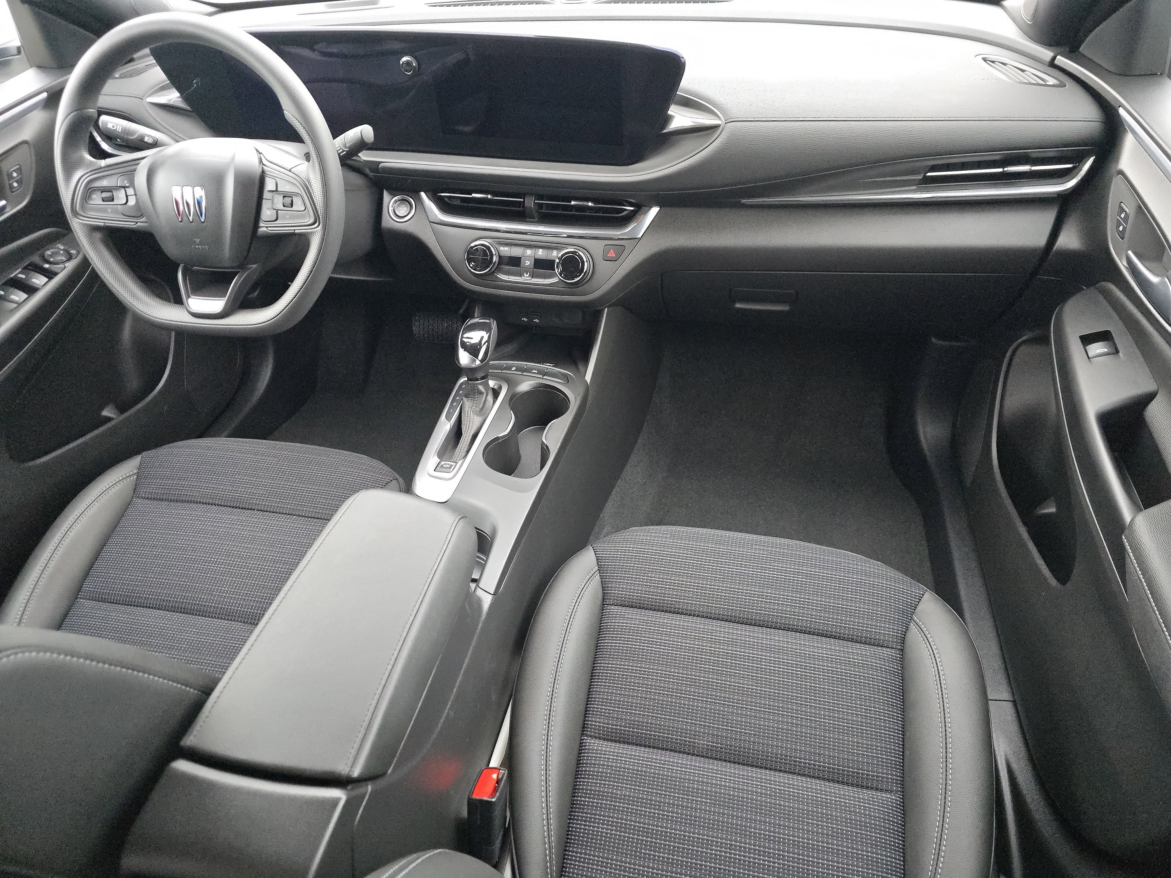 Used 2025 Buick Envista Preferred w/ Convenience II Package image 14