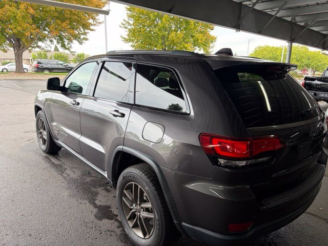 Used 2017 Jeep Grand Cherokee Laredo AWD/4WD image 7