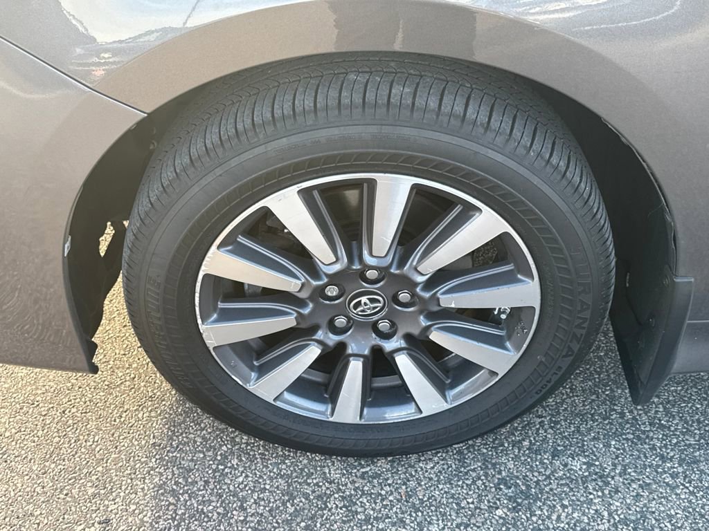 Used 2018 Toyota Sienna LE image 43