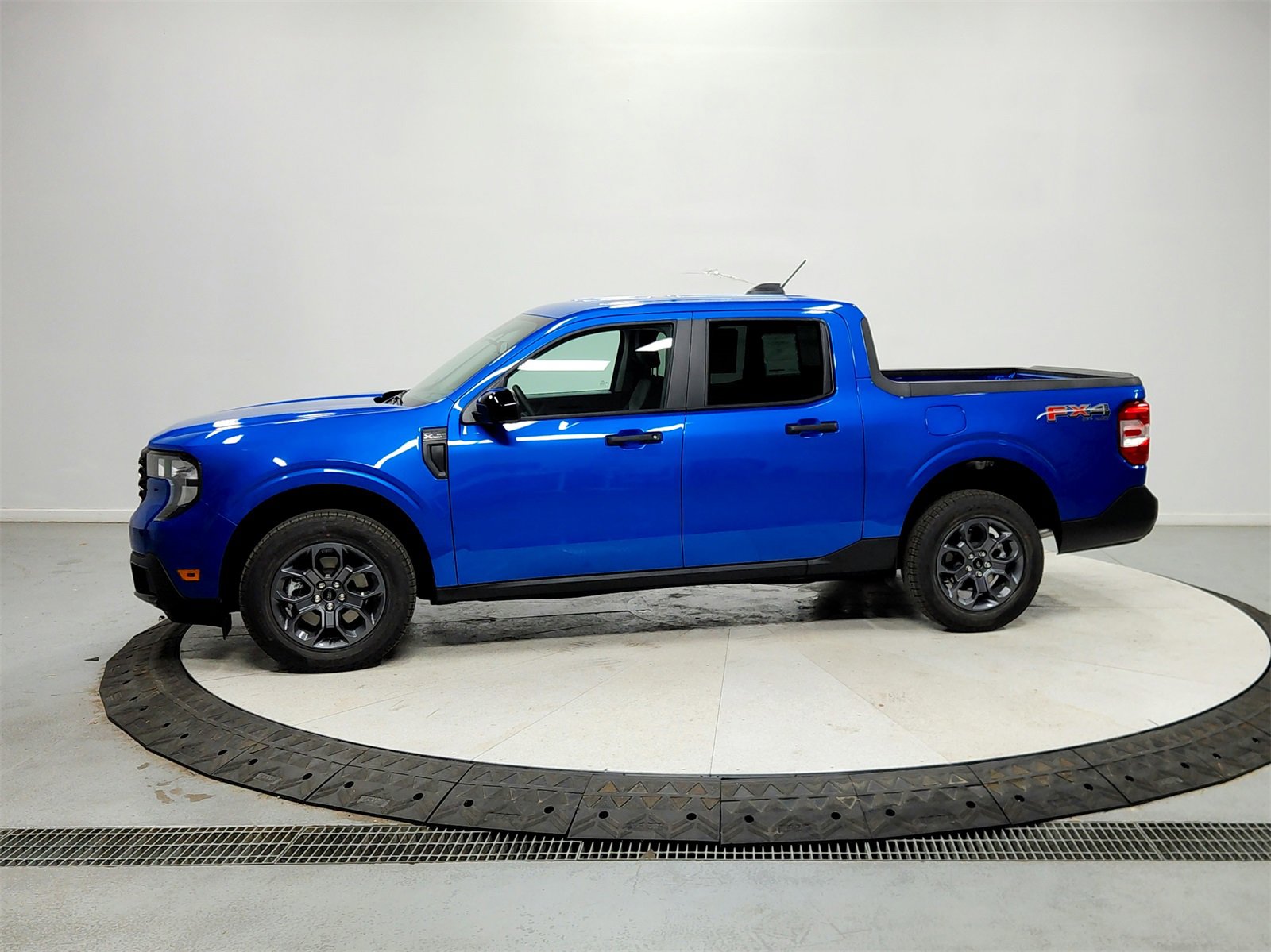 New 2025 Ford Maverick XLT w/ XLT Luxury Package image 4