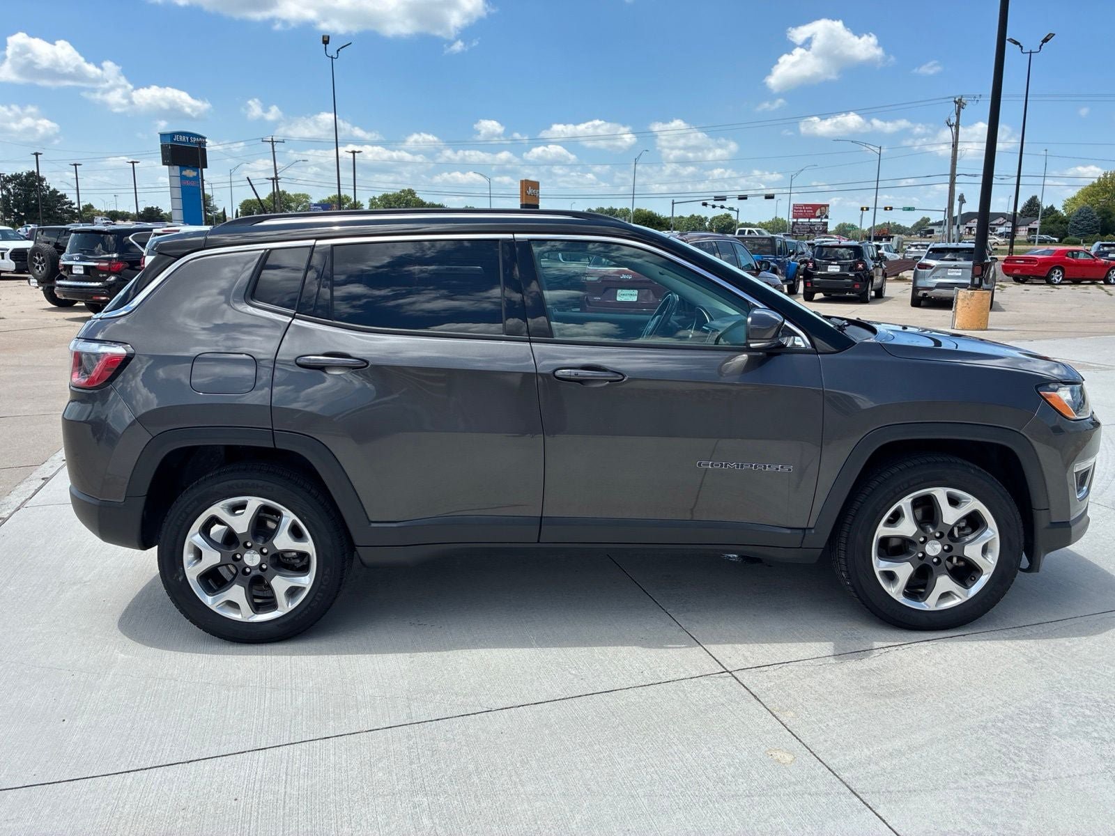 Used 2018 Jeep Compass Limited AWD/4WD image 7