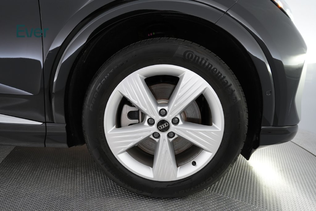 Used 2024 Audi Q4 e-tron Premium Plus w/ Premium Plus AWD/4WD image 20