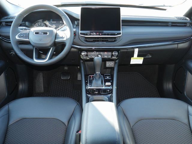 New 2026 Jeep Compass Latitude image 3