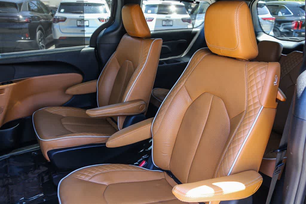 Used 2022 Chrysler Pacifica Pinnacle FWD image 17