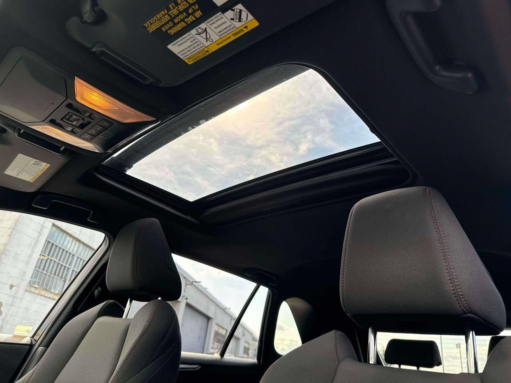 Used 2021 Toyota RAV4 SE w/ Weather & Moonroof Package AWD/4WD image 21