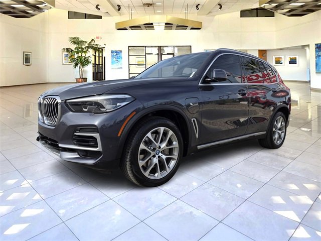 Used 2022 BMW X5 xDrive45e image 1