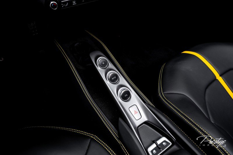 Used 2022 Ferrari F8 Tributo image 34