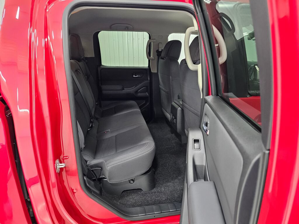 Used 2022 Nissan Frontier SV AWD/4WD image 16