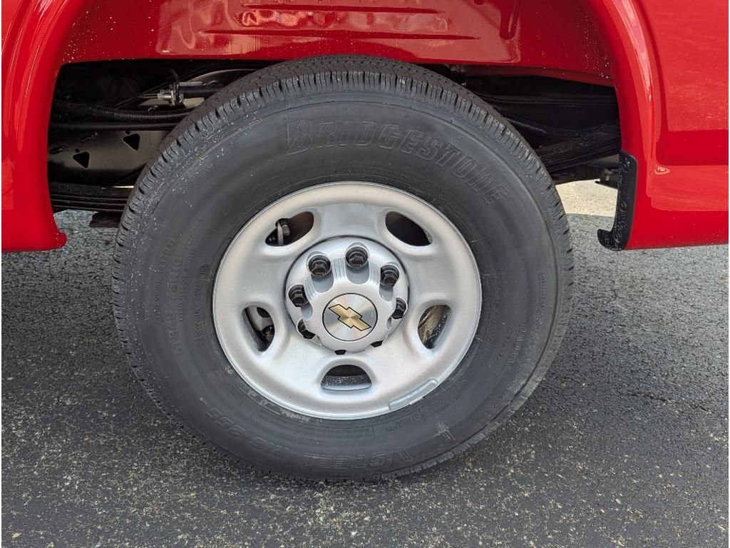 New 2025 Chevrolet Express 2500 w/ Driver Convenience Package image 25