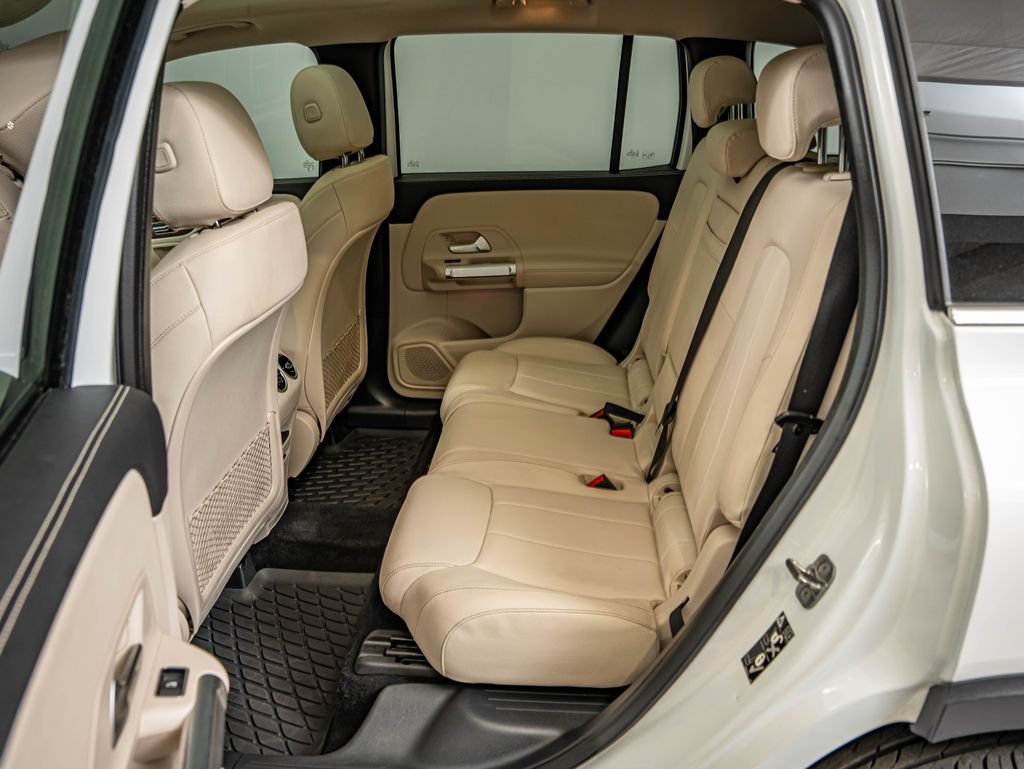 Used 2023 Mercedes-Benz GLB 250 4MATIC image 35