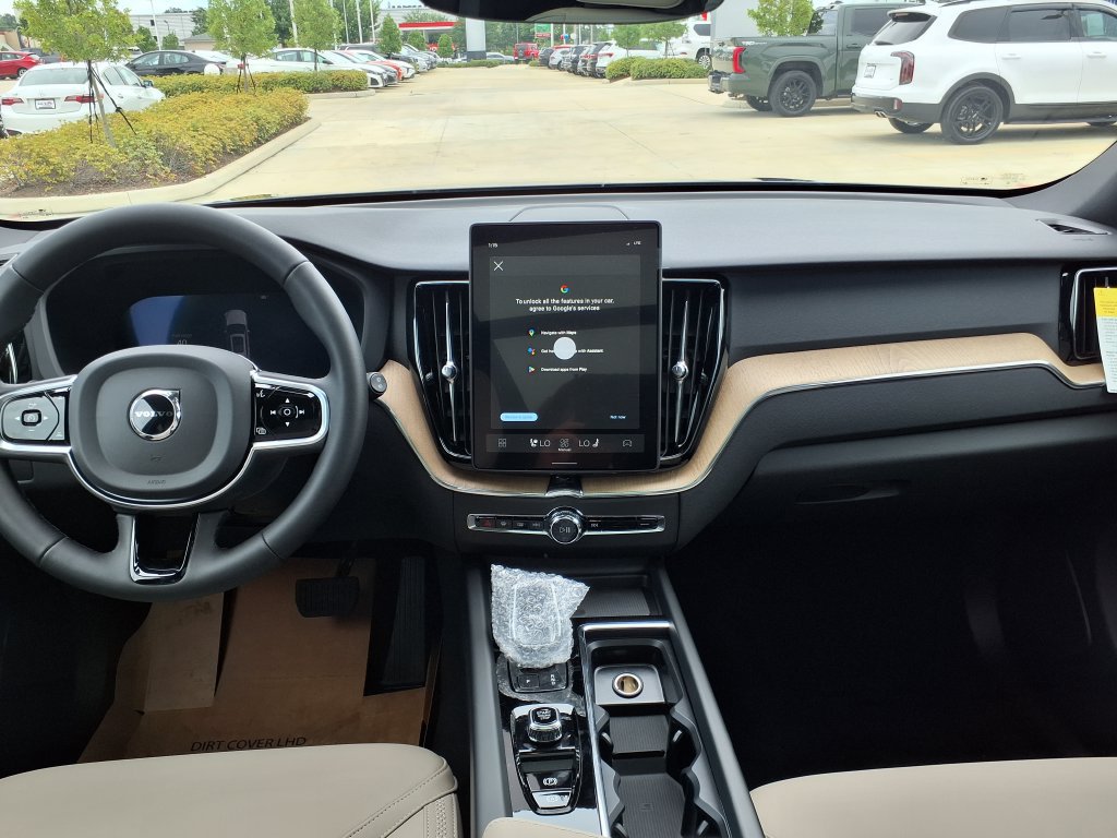 New 2026 Volvo XC60 B5 Plus w/ Protection Package Premier AWD/4WD image 17
