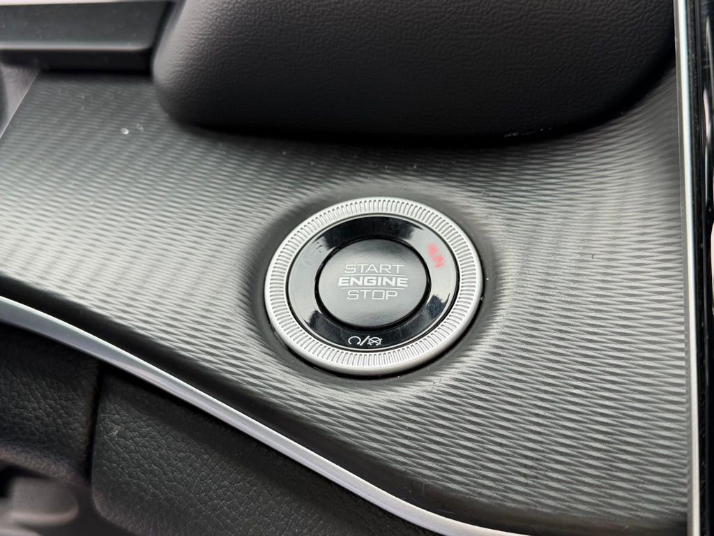 Used 2024 Jeep Grand Cherokee Altitude image 21