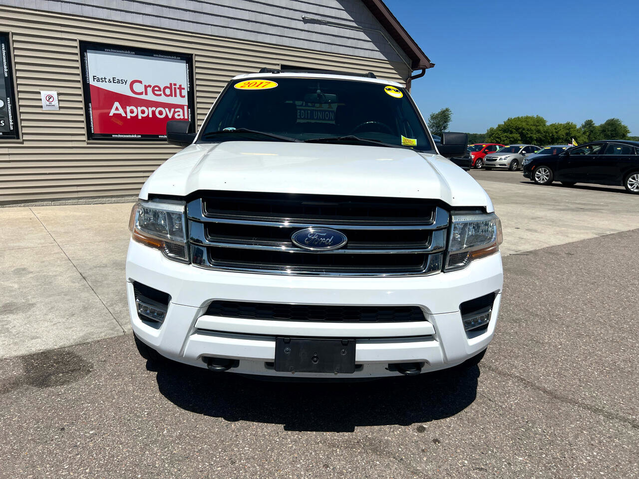 Used 2017 Ford Expedition XLT w/ Equipment Group 201A image 2