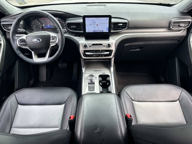 Used 2022 Ford Explorer XLT w/ Equipment Group 202A RWD image 18