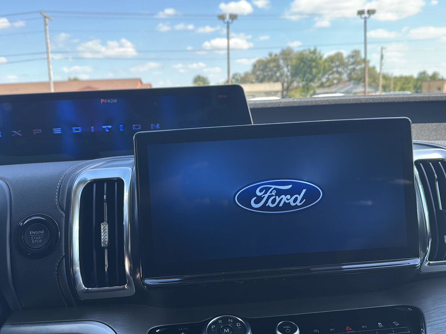 New 2025 Ford Expedition Max Platinum w/ Driver's Package image 8