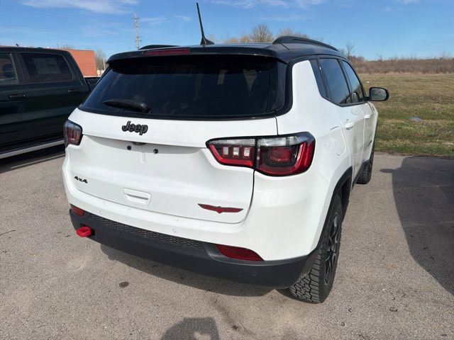 Used 2025 Jeep Compass Trailhawk AWD/4WD image 10