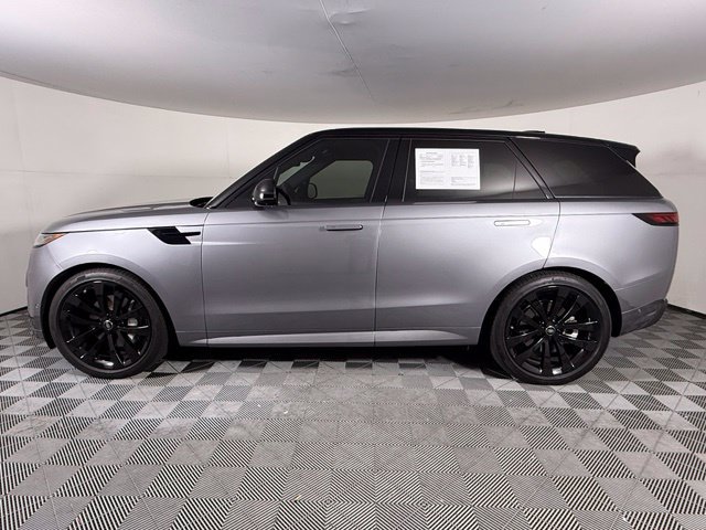 Used 2025 Land Rover Range Rover Sport Dynamic SE AWD/4WD image 3