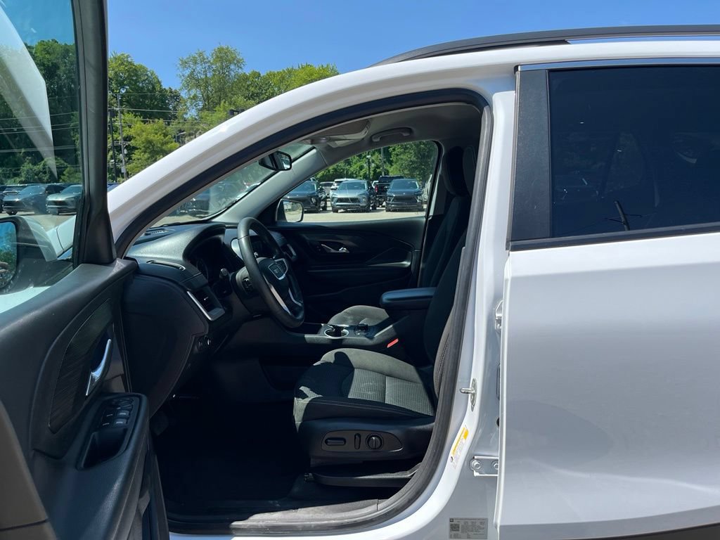 Used 2022 GMC Terrain SLE w/ Driver Convenience Package AWD/4WD image 21