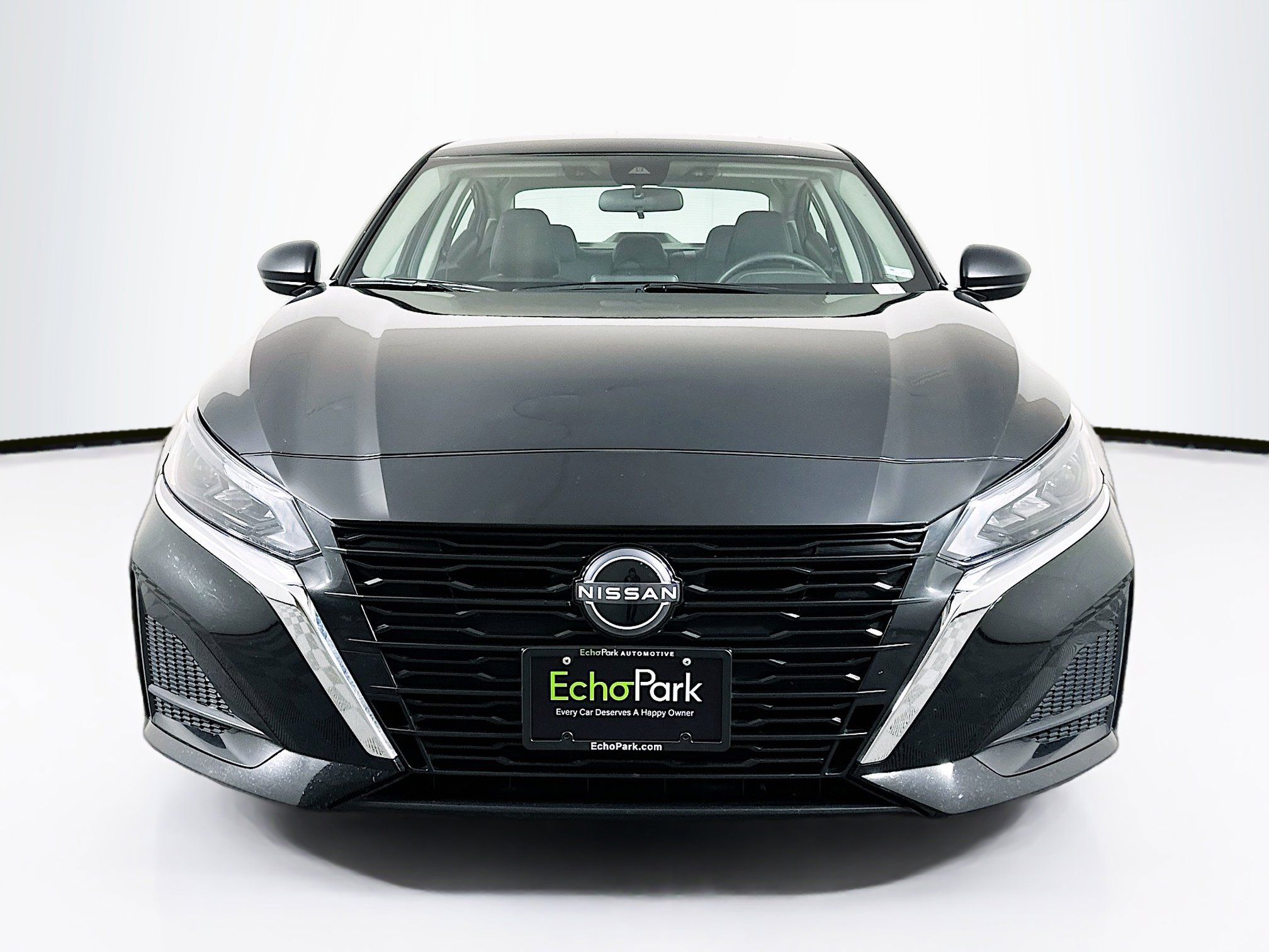 Used 2025 Nissan Altima 2.5 SV image 2