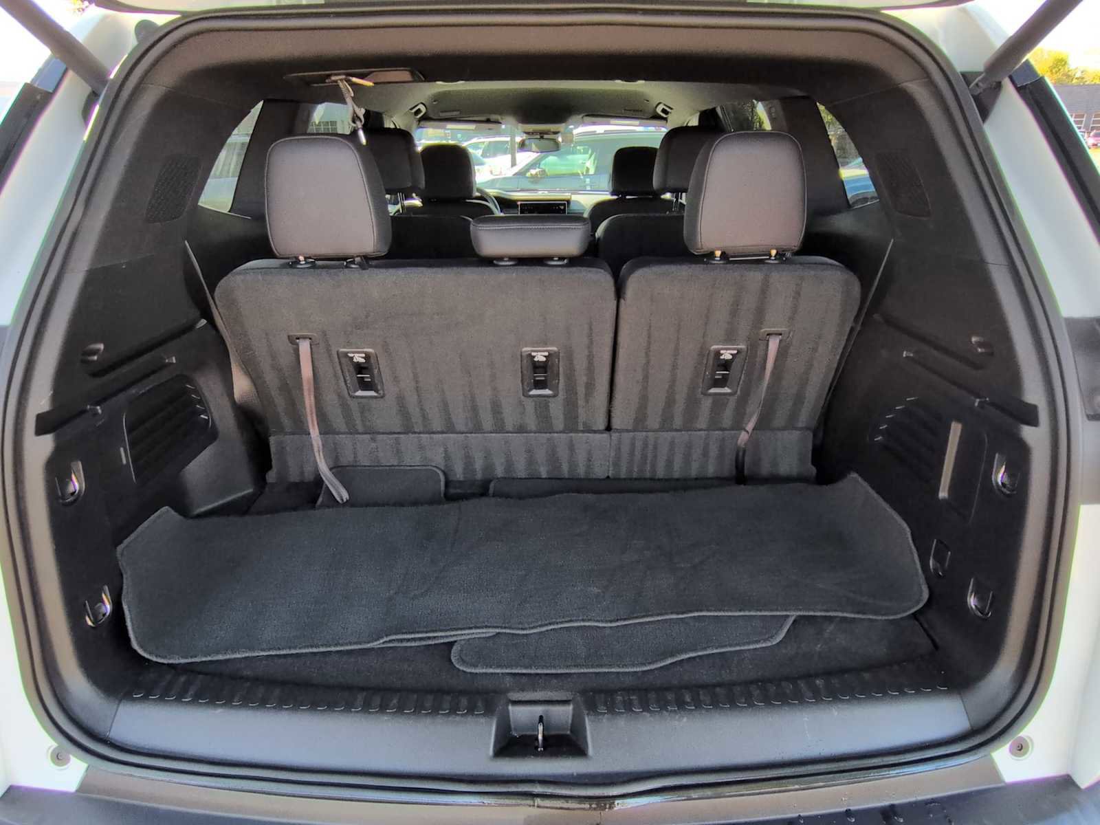 Used 2024 GMC Acadia Elevation image 35