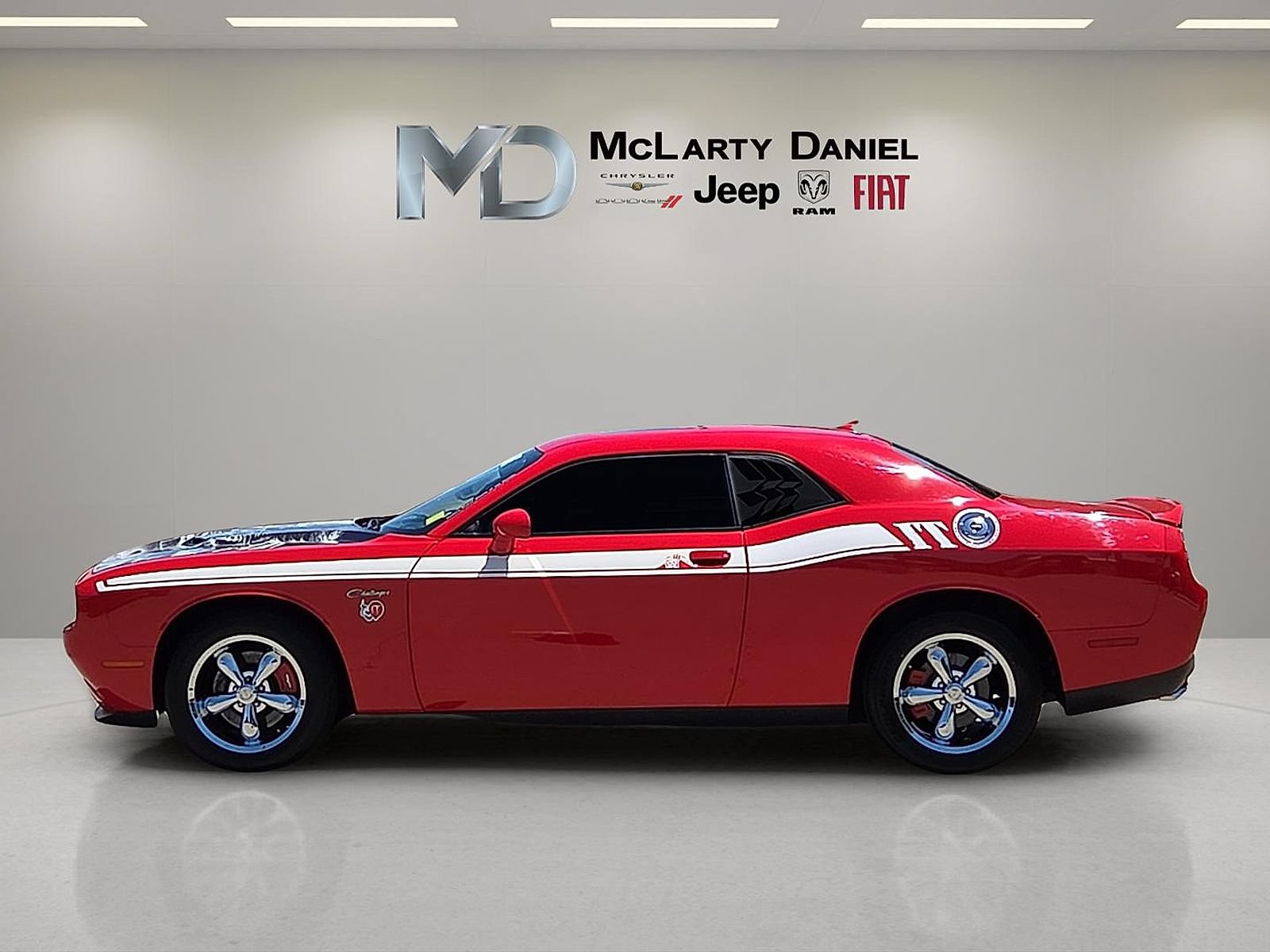 Used 2015 Dodge Challenger R/T Plus RWD image 3