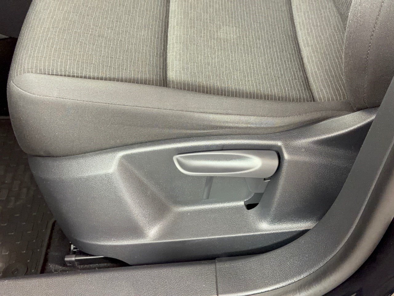 Used 2017 Volkswagen Tiguan S AWD/4WD image 16