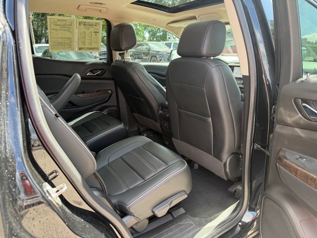 Used 2022 GMC Acadia Denali w/ Denali Ultimate Package FWD image 33