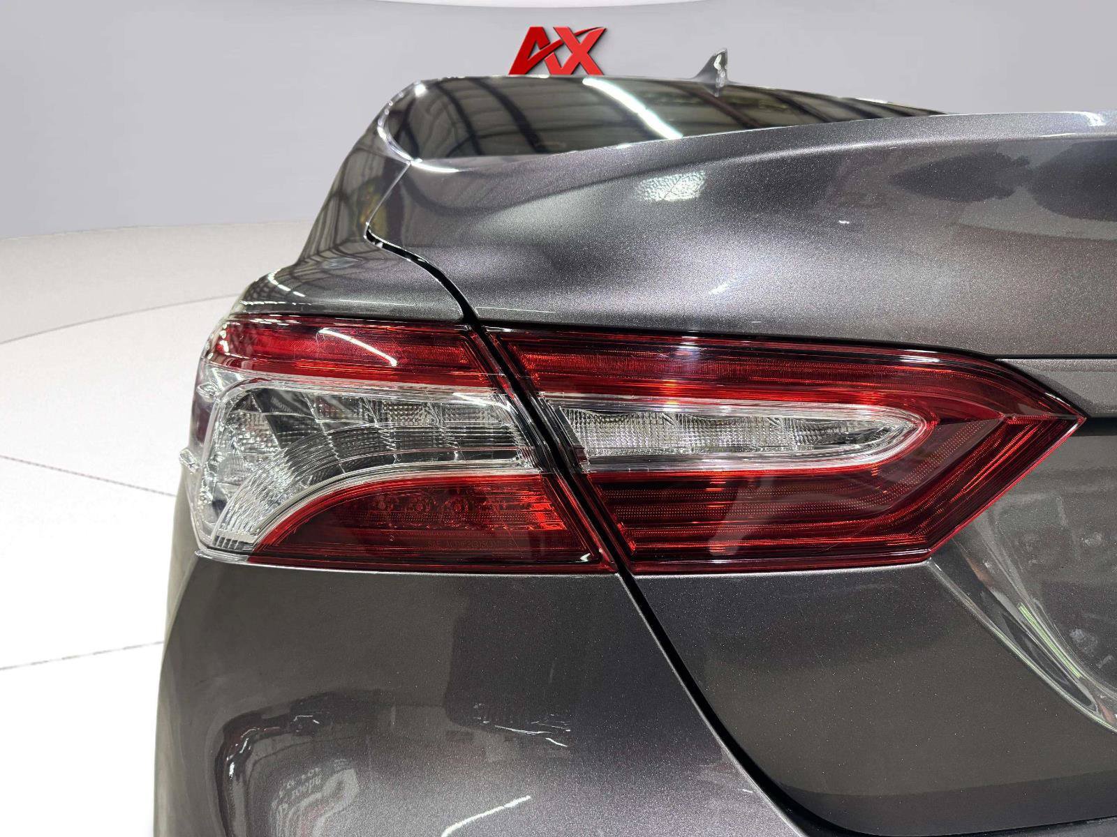 Used 2020 Toyota Camry XLE FWD image 17