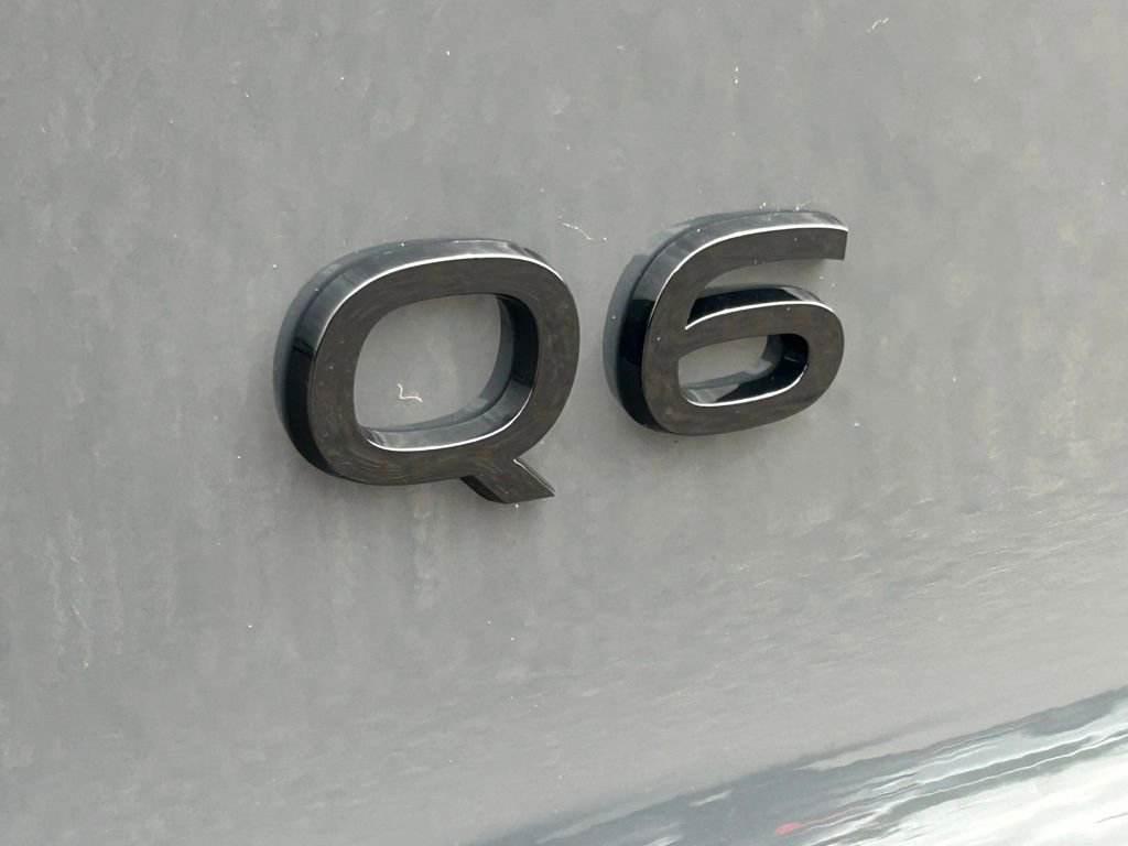 Used 2025 Audi Q6 e-tron Premium Plus w/ Premium Plus image 61