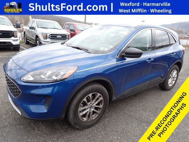 Used 2022 Ford Escape SE w/ Cold Weather Package image 1