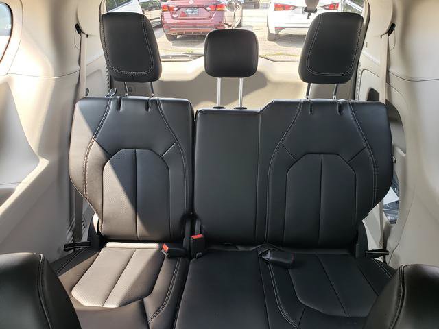Used 2024 Chrysler Pacifica Touring-L w/ Road Tripper Package AWD/4WD image 13